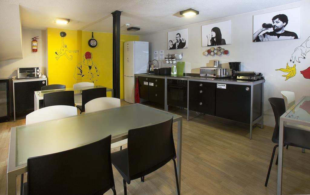 Corner Hostel فروتسواف المظهر الخارجي الصورة